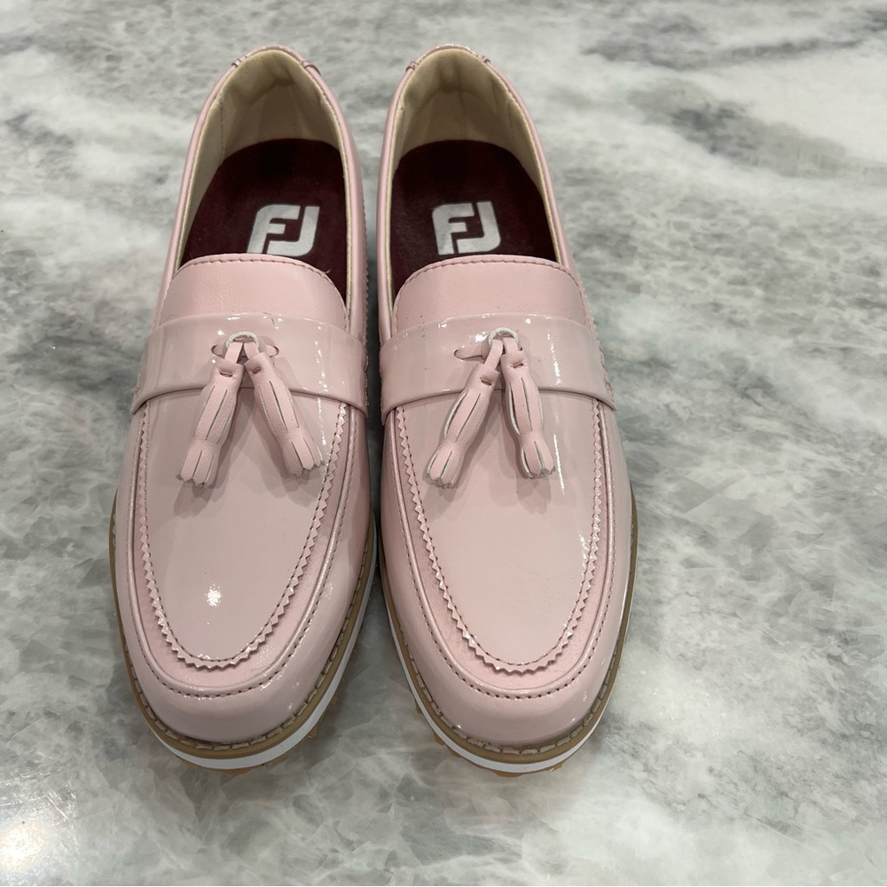NWT Women’s FootJoy Light Pink Leather Shoe. Size 6.5